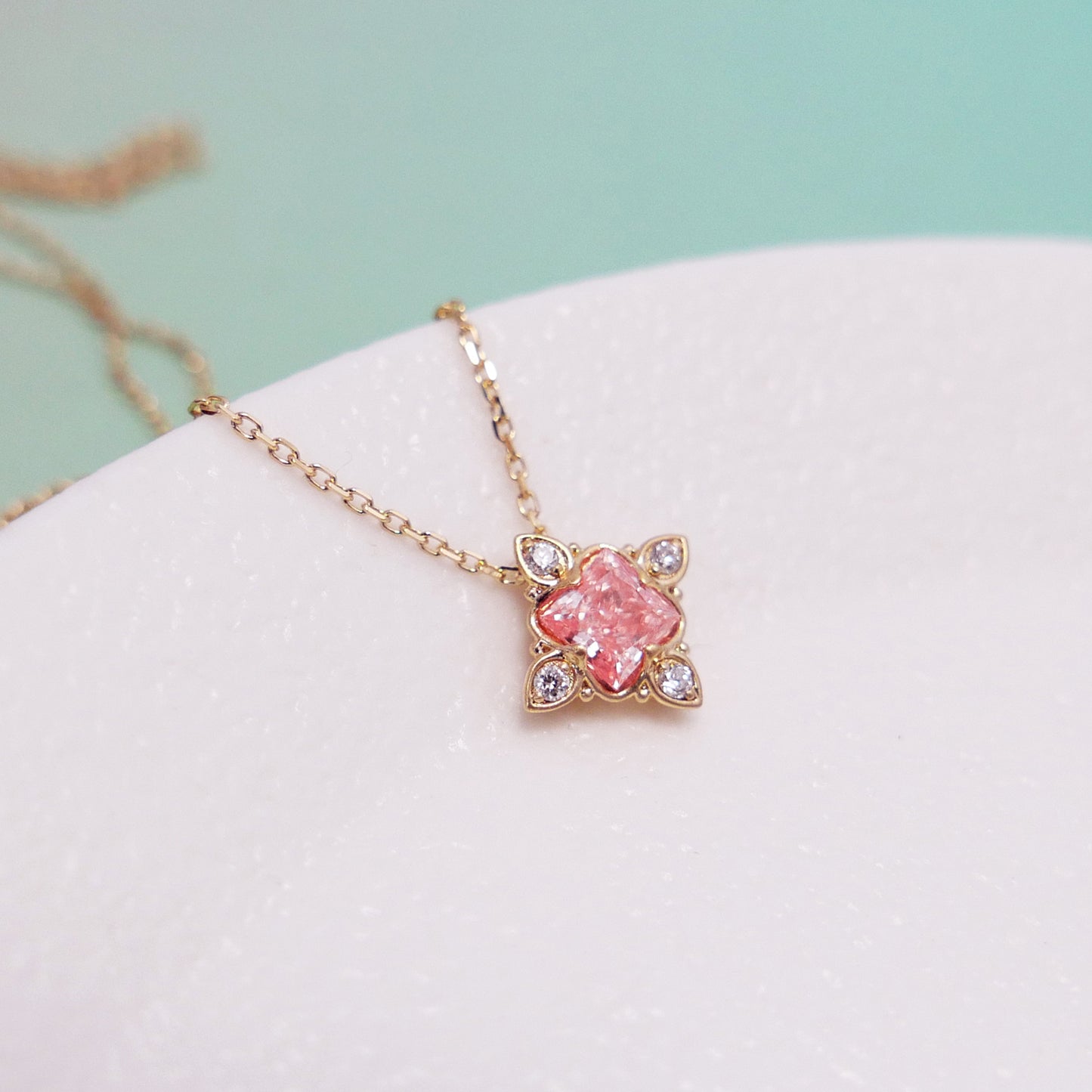 NEW | Pink Diamond 18kgold necklace