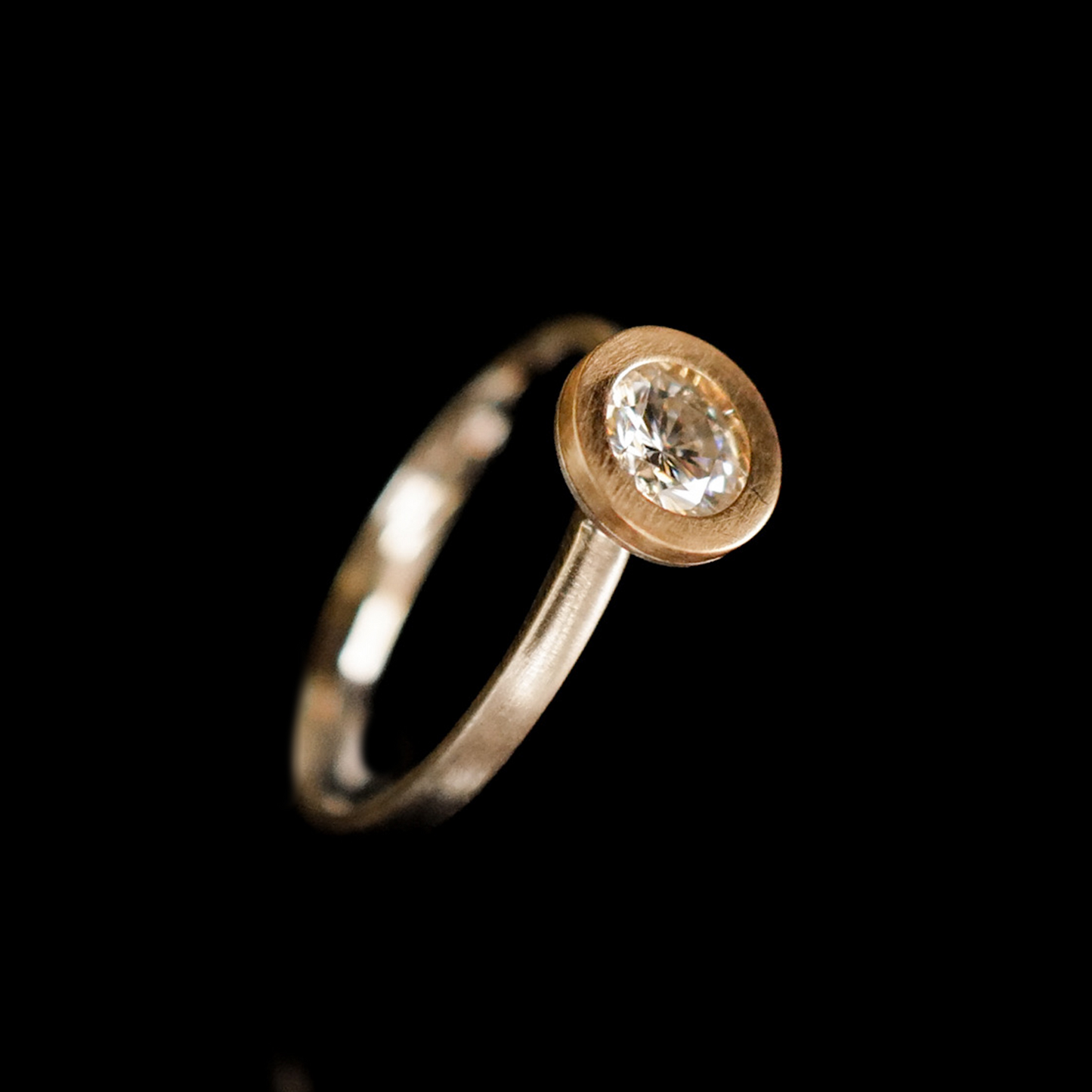 Aurora Solitare lab-grown diamond ring