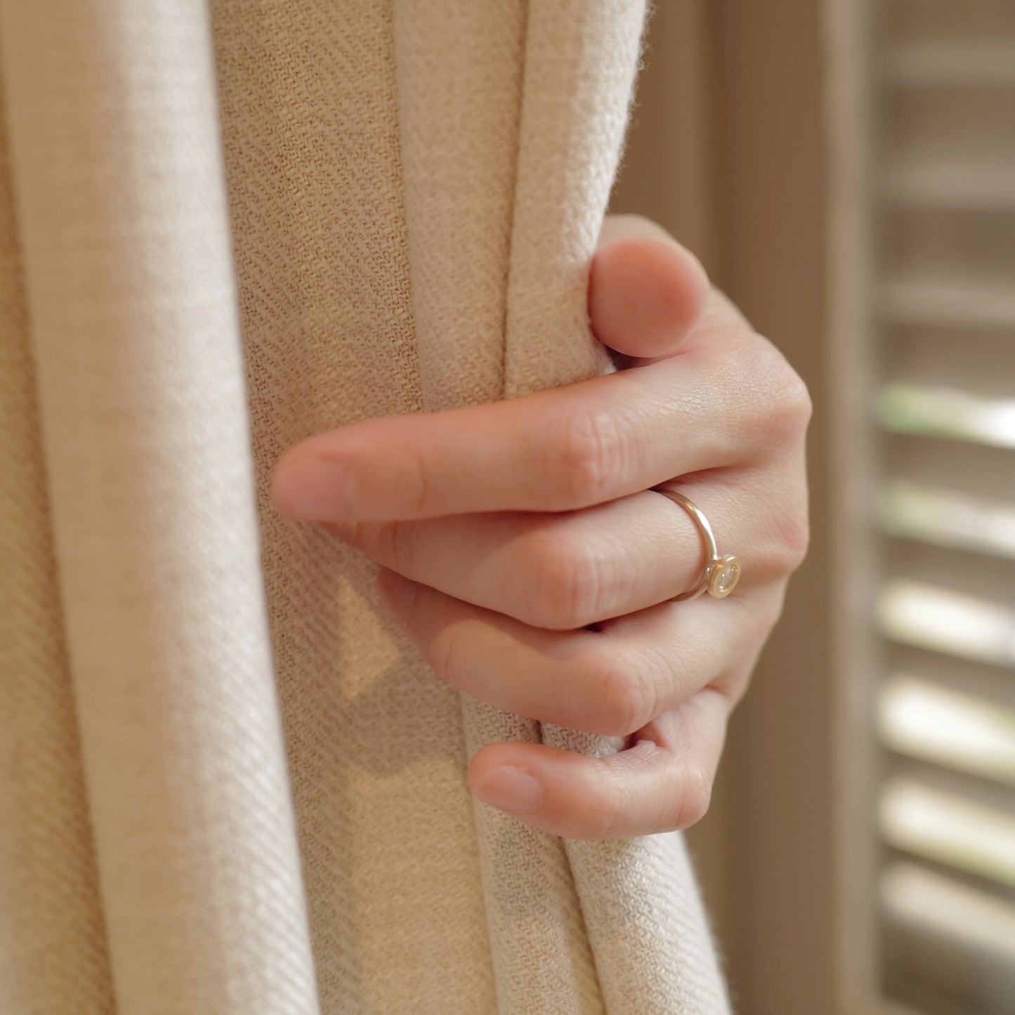 Aurora Solitare lab-grown diamond ring