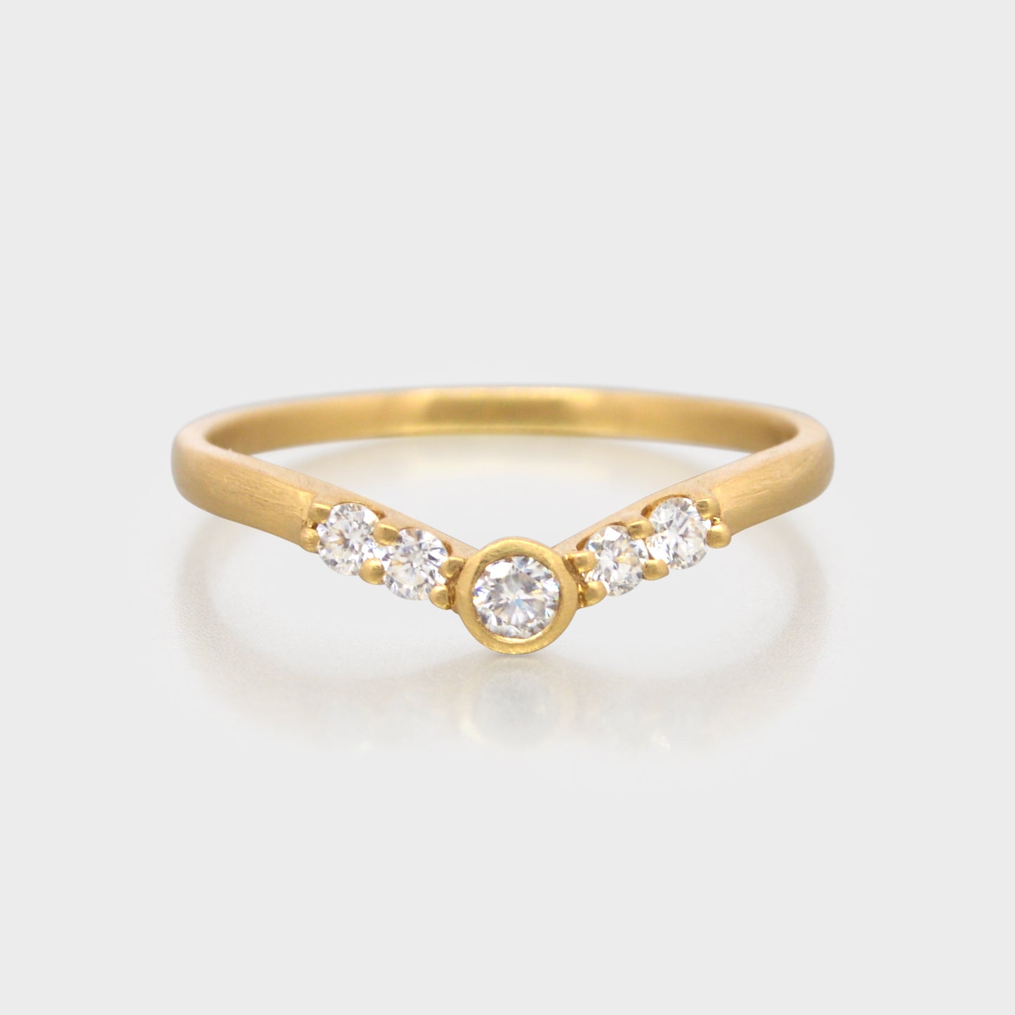 Five Diamonds V Contour Band